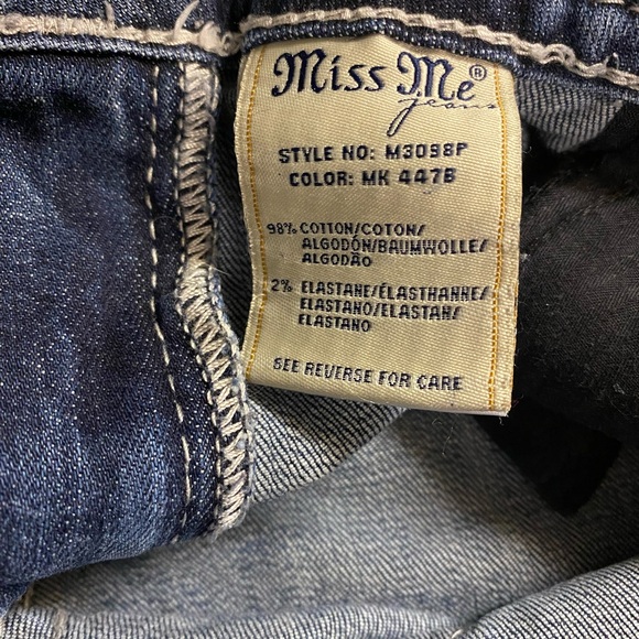 Reduced‼️Miss Me Jeans Size 31 Blue Distressed Rhinestone Sequin Capri Cropped - Picture 4 of 16